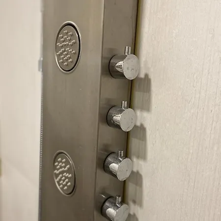 Le Roofound - Porte De Paris - Metro A 5min - Entree Personnelle Apartment