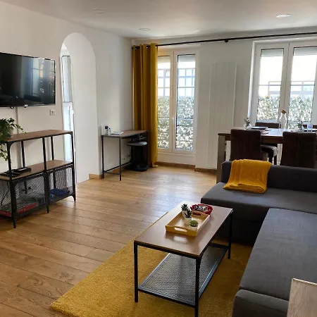 Apartment Le Roofound - Porte De Paris - Metro A 5min - Entree Personnelle *